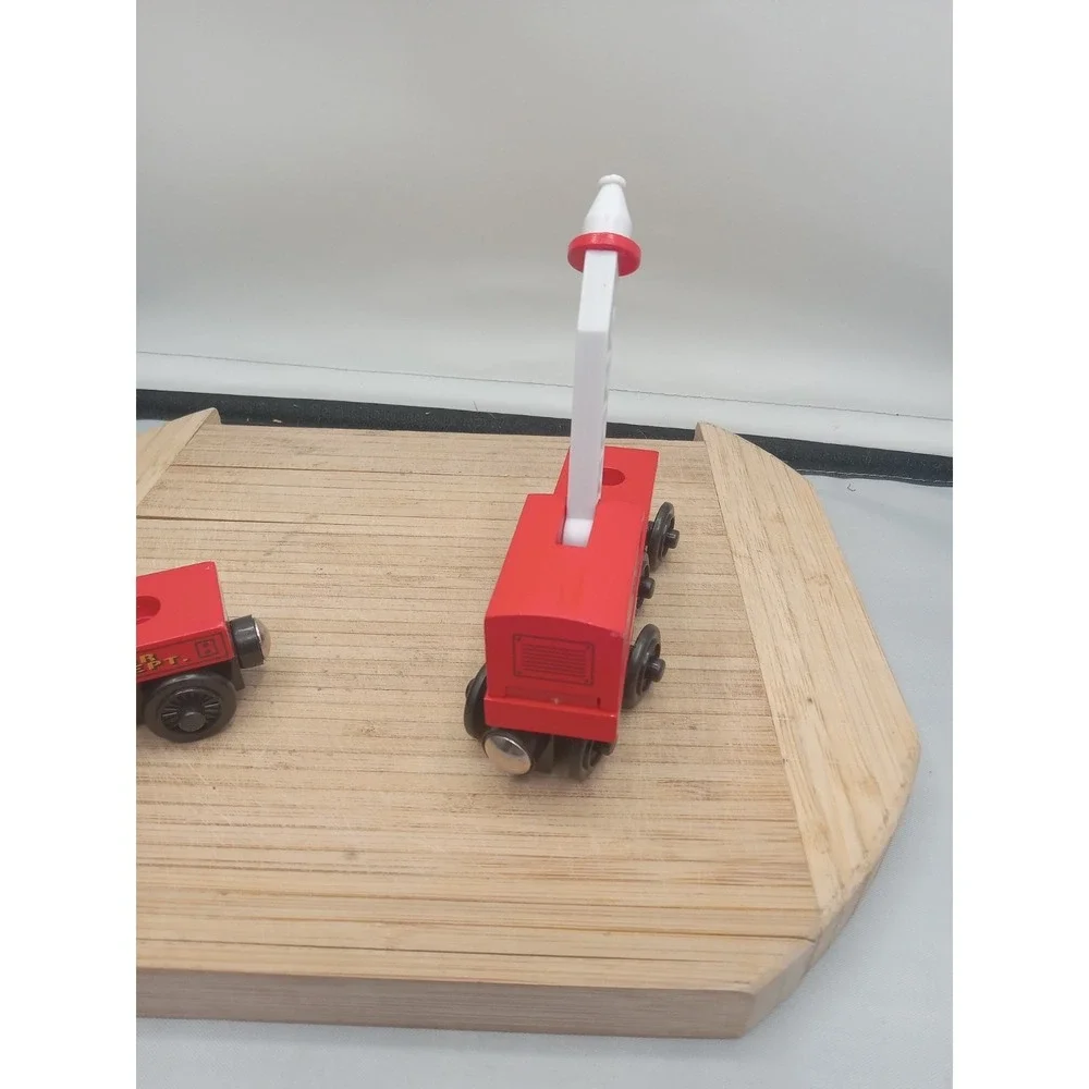 Thomas The Tank Engine Friends Wooden Railway Sodor Dept 36 FIRE TRUCK& TN Read